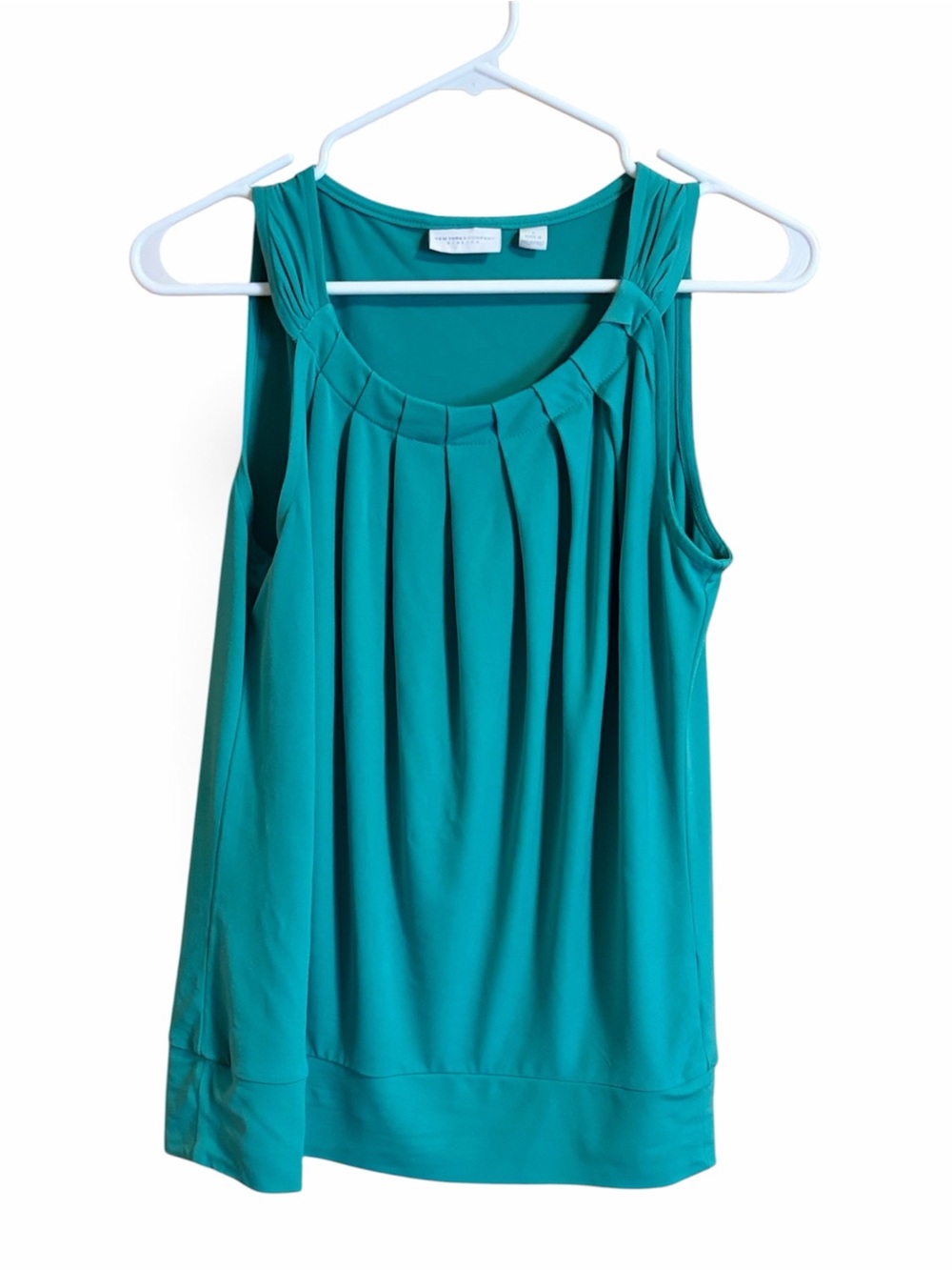 New York & Company Pleated Scoop Neck Tank Small